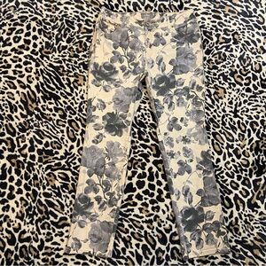 ‼️SOLD‼️ Floral jeans size 15